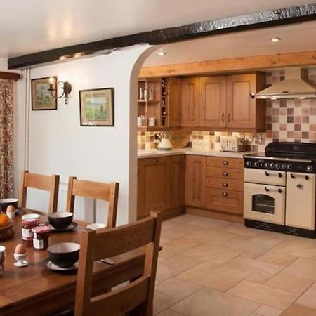 Scenic Welsh Cottage In The Brecon Beacons Crickhowell Luaran gambar